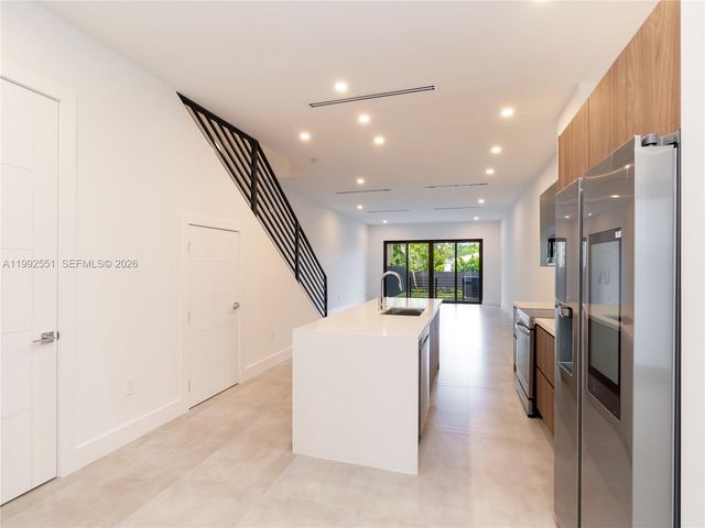1118 NE 10th Ave, Fort Lauderdale, FL 33304