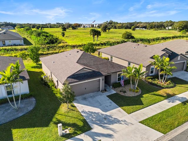 5536 Imagination Drive, Fort Pierce, FL 34947