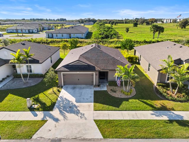 5536 Imagination Drive, Fort Pierce, FL 34947