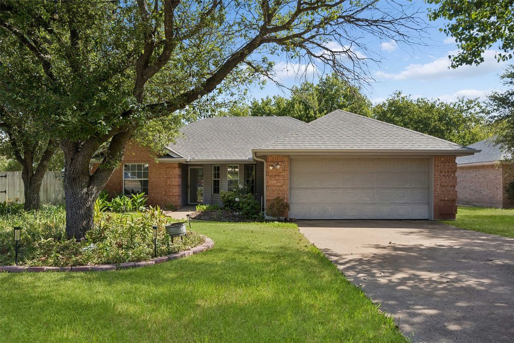 1301 Clearfield Drive, Cleburne, TX 76033 — exterior