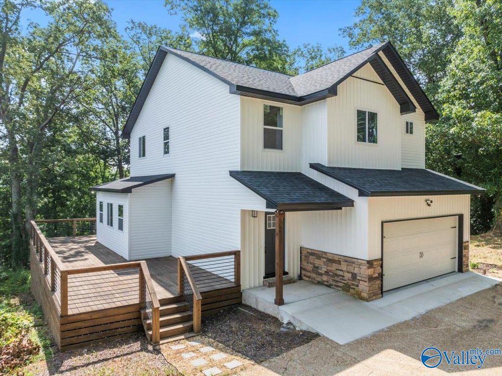 3919 Pecan Drive, Guntersville, AL 35976