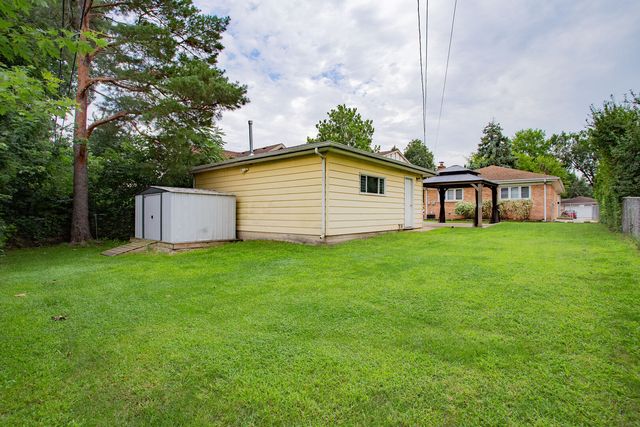 711 Schiller Street, Itasca, IL 60143