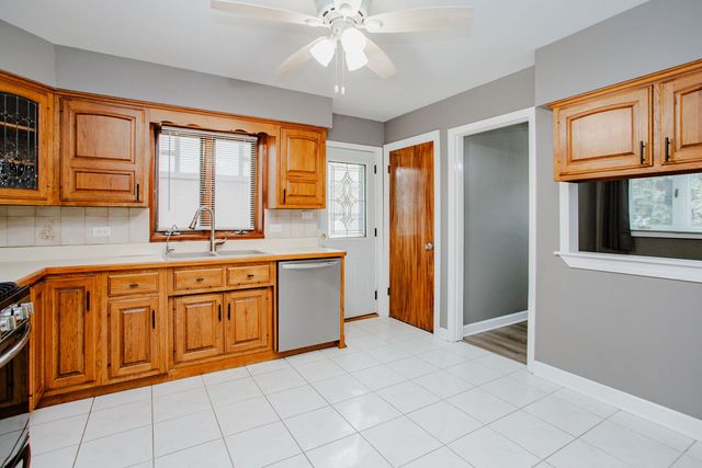 711 Schiller Street, Itasca, IL 60143
