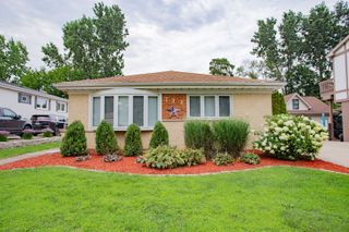 711 Schiller Street, Itasca, IL 60143