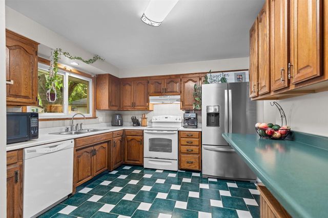 807 S CHRISTINE STREET, Appleton, WI 54915