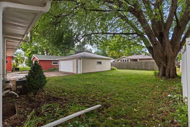 807 S CHRISTINE STREET, Appleton, WI 54915