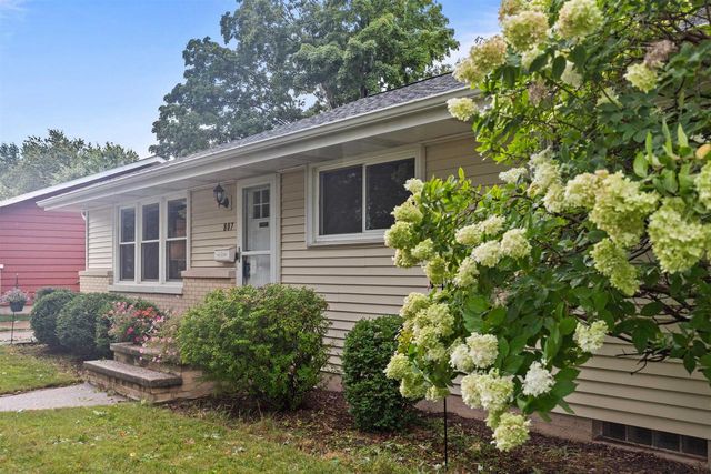 807 S CHRISTINE STREET, Appleton, WI 54915
