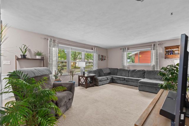 807 S CHRISTINE STREET, Appleton, WI 54915
