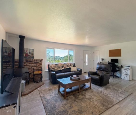 19310 Branding Iron Rd, Penn Valley, CA 95946