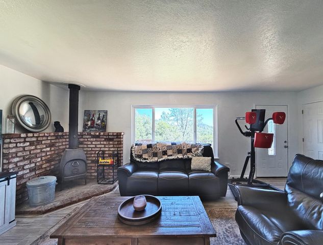 19310 Branding Iron Rd, Penn Valley, CA 95946