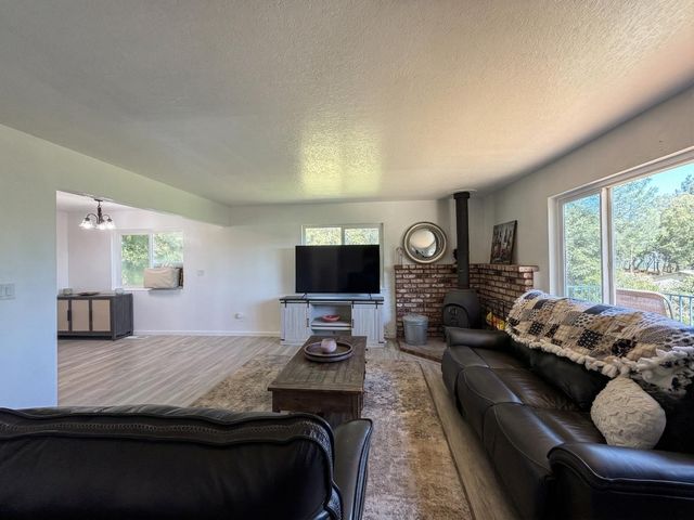 19310 Branding Iron Rd, Penn Valley, CA 95946