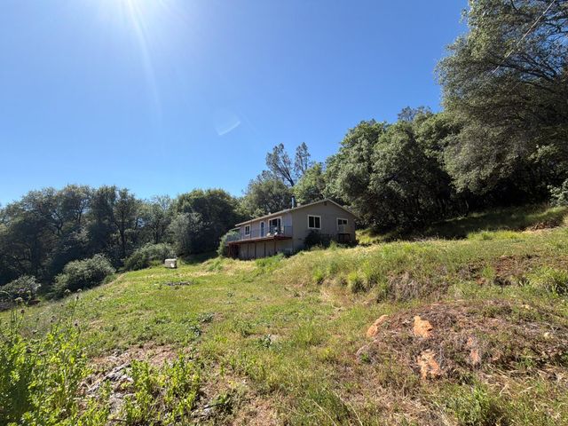 19310 Branding Iron Rd, Penn Valley, CA 95946