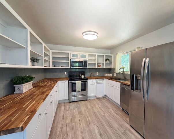19310 Branding Iron Rd, Penn Valley, CA 95946