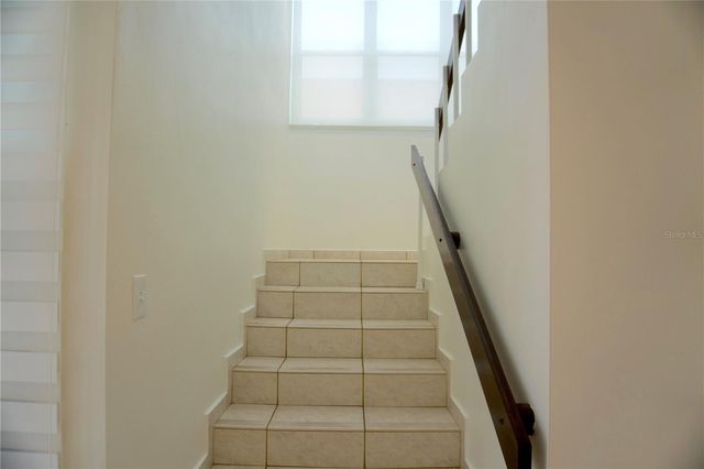 19-P DELFIN, Dorado, PR 00646