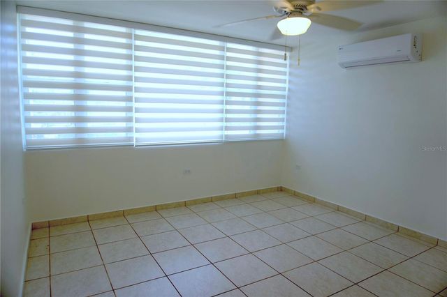 19-P DELFIN, Dorado, PR 00646