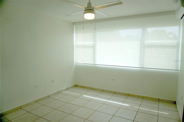 19-P DELFIN, Dorado, PR 00646