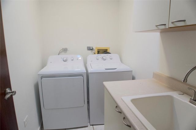 19-P DELFIN, Dorado, PR 00646