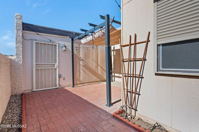 997 W Paria Lane, Tucson, AZ 85704