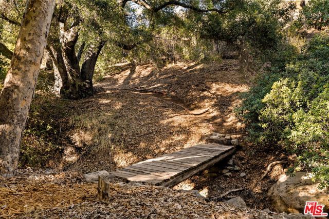 24647 Mulholland Highway, Calabasas, CA 91302