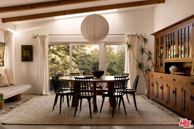 24647 Mulholland Highway, Calabasas, CA 91302