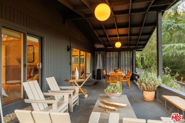 24647 Mulholland Highway, Calabasas, CA 91302