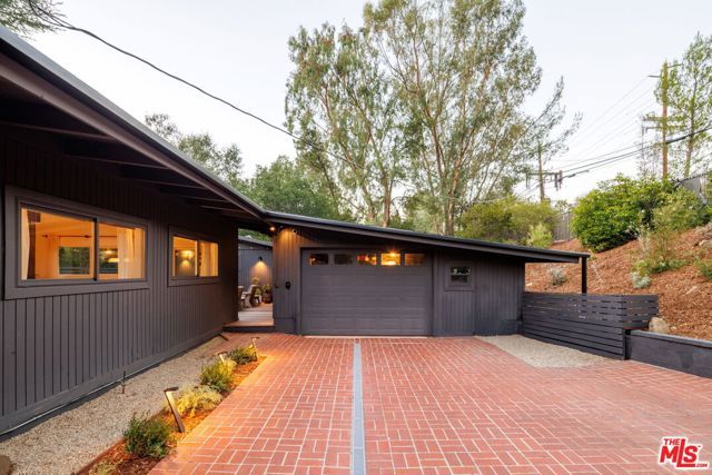 24647 Mulholland Highway, Calabasas, CA 91302