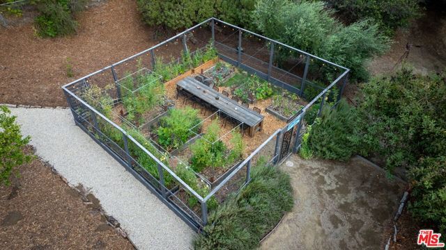 24647 Mulholland Highway, Calabasas, CA 91302