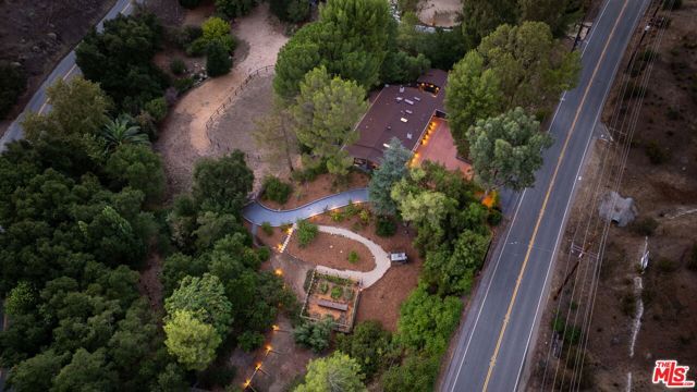 24647 Mulholland Highway, Calabasas, CA 91302