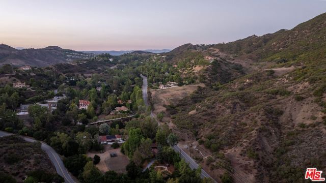 24647 Mulholland Highway, Calabasas, CA 91302