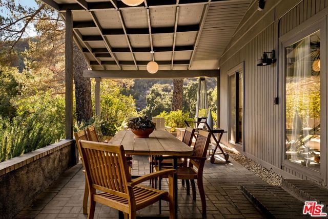 24647 Mulholland Highway, Calabasas, CA 91302