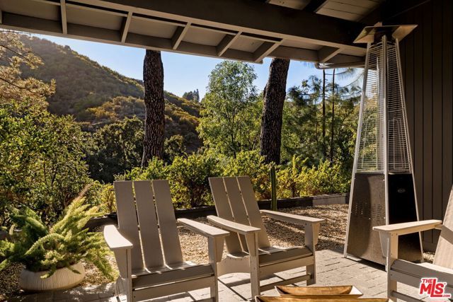 24647 Mulholland Highway, Calabasas, CA 91302
