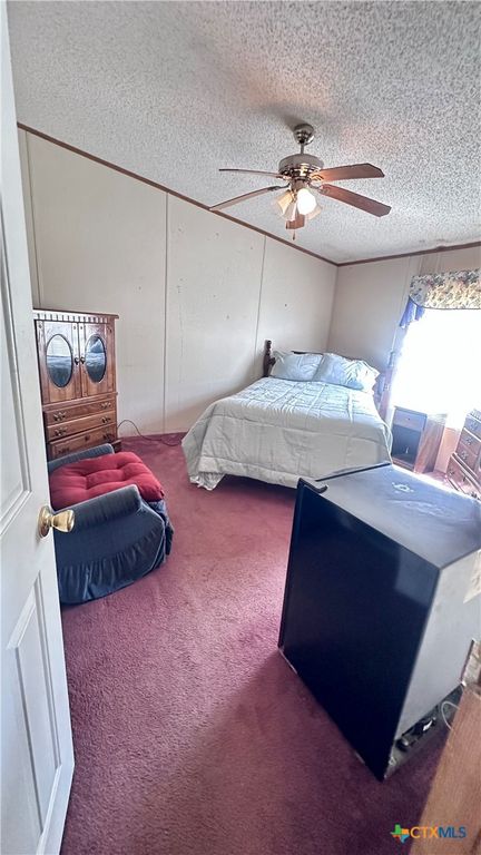 Image 5 of property listing at 608 E 2nd Street, Victoria, TX 77901