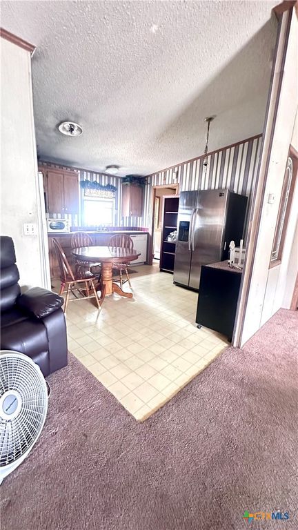 Image 8 of property listing at 608 E 2nd Street, Victoria, TX 77901