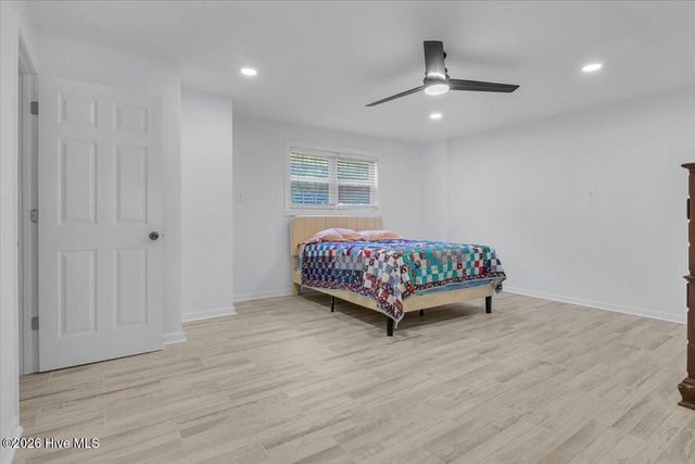 609 Sawgrass Road, Hampstead, NC 28443