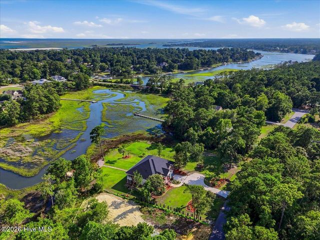 609 Sawgrass Road, Hampstead, NC 28443