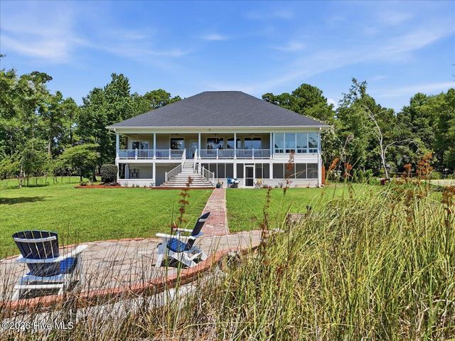 609 Sawgrass Road, Hampstead, NC 28443