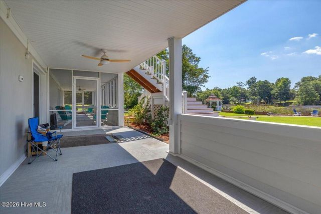 609 Sawgrass Road, Hampstead, NC 28443
