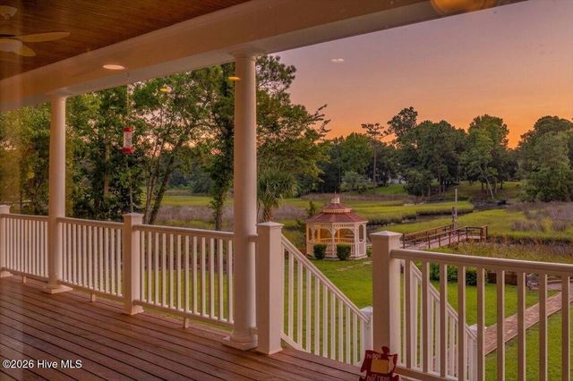 609 Sawgrass Road, Hampstead, NC 28443
