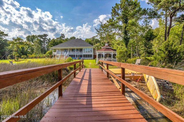 609 Sawgrass Road, Hampstead, NC 28443