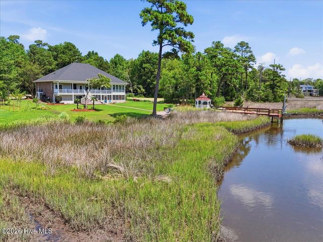 609 Sawgrass Road, Hampstead, NC 28443