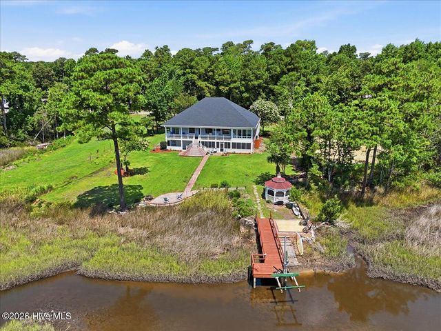 609 Sawgrass Road, Hampstead, NC 28443