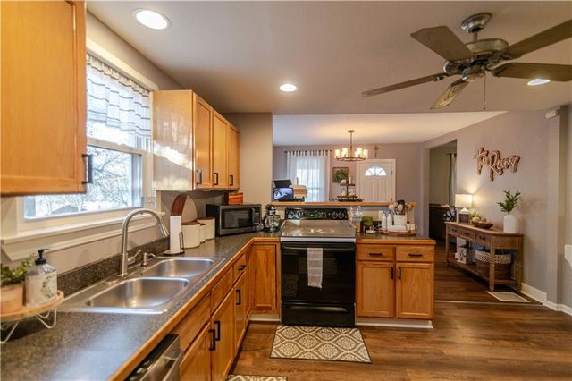 1018 N 10th Street, Atchison, KS 66002