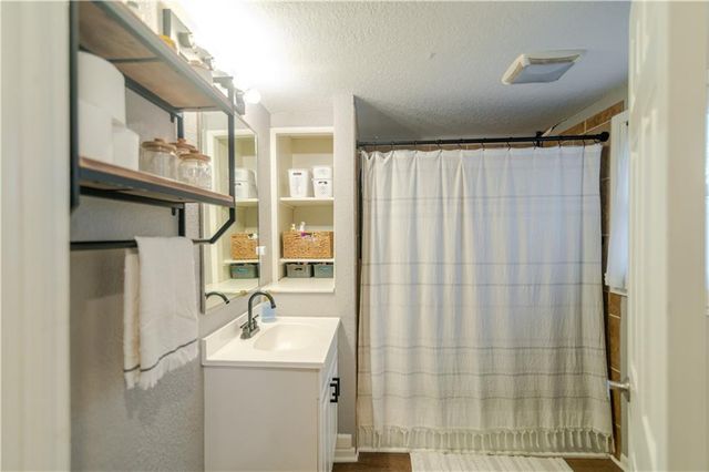 1018 N 10th Street, Atchison, KS 66002