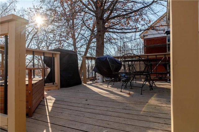 1018 N 10th Street, Atchison, KS 66002