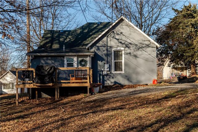 1018 N 10th Street, Atchison, KS 66002