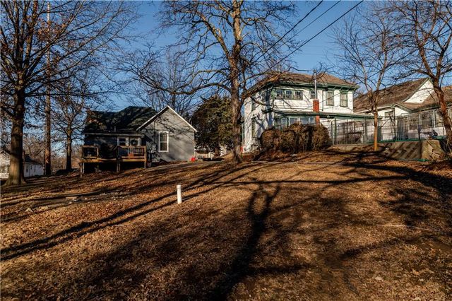 1018 N 10th Street, Atchison, KS 66002