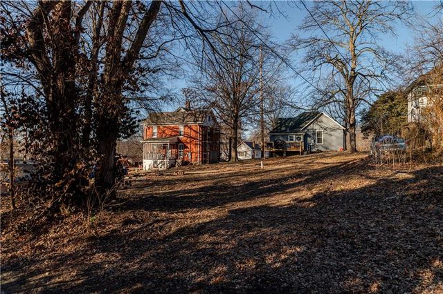 1018 N 10th Street, Atchison, KS 66002