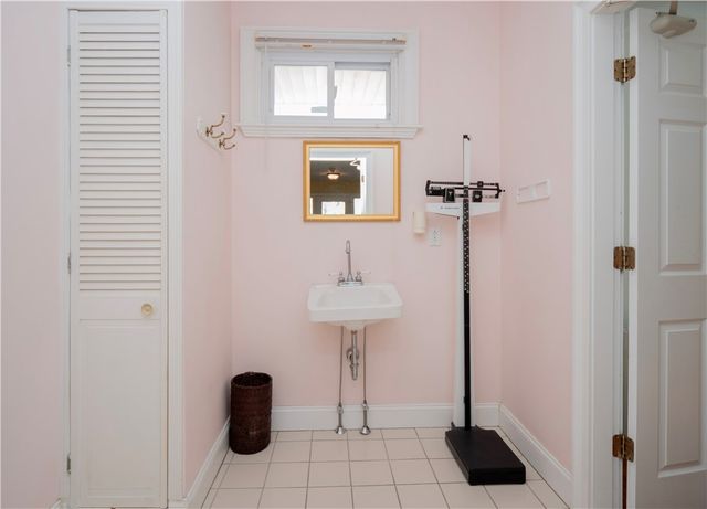 409 Broadway, Newport, RI 02840