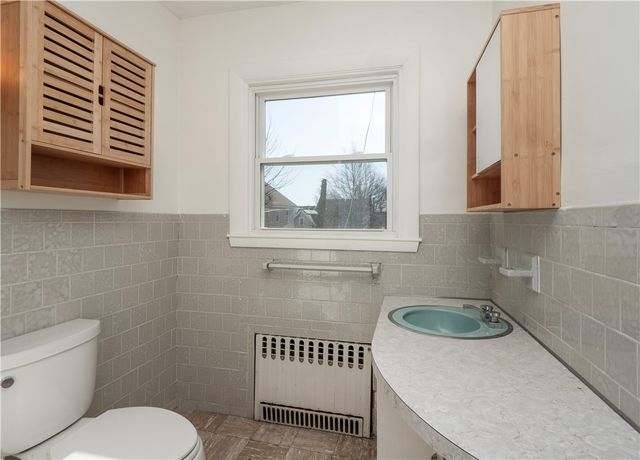 409 Broadway, Newport, RI 02840