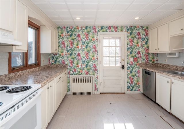 409 Broadway, Newport, RI 02840